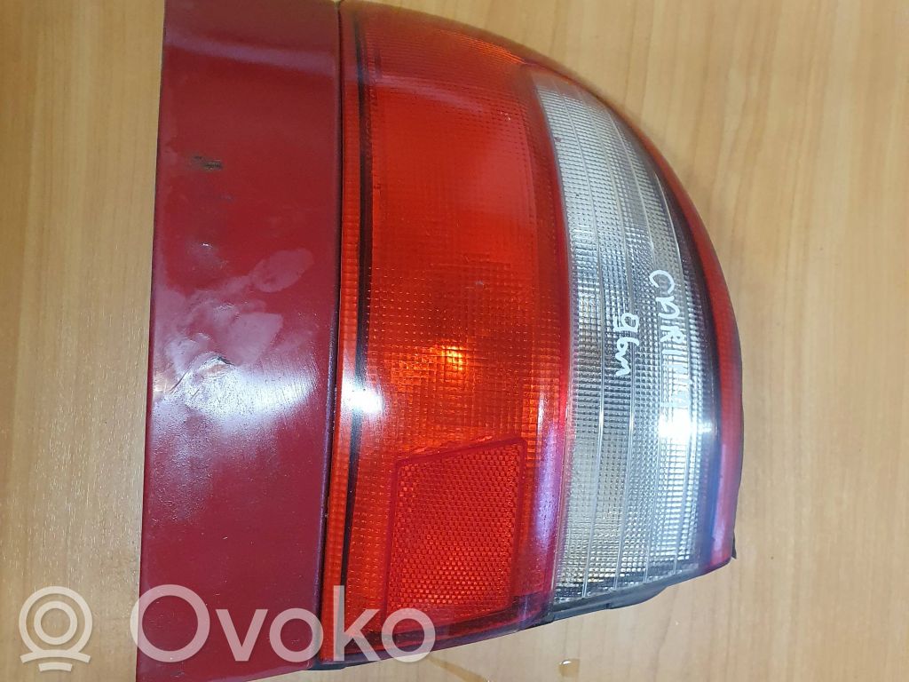 Toyota Carina T190 Galinis žibintas kėbule 