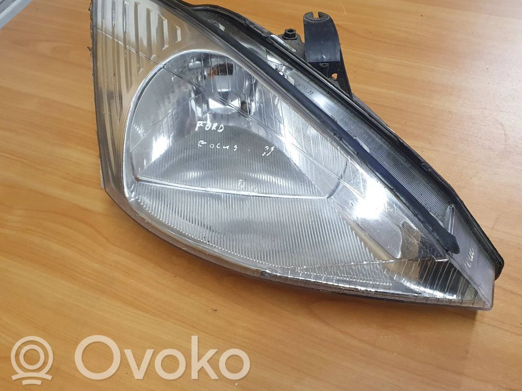 Ford Focus Headlight/headlamp 
