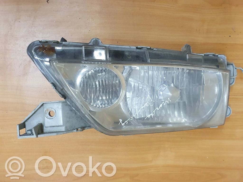 Mazda Premacy Priekinis žibintas 