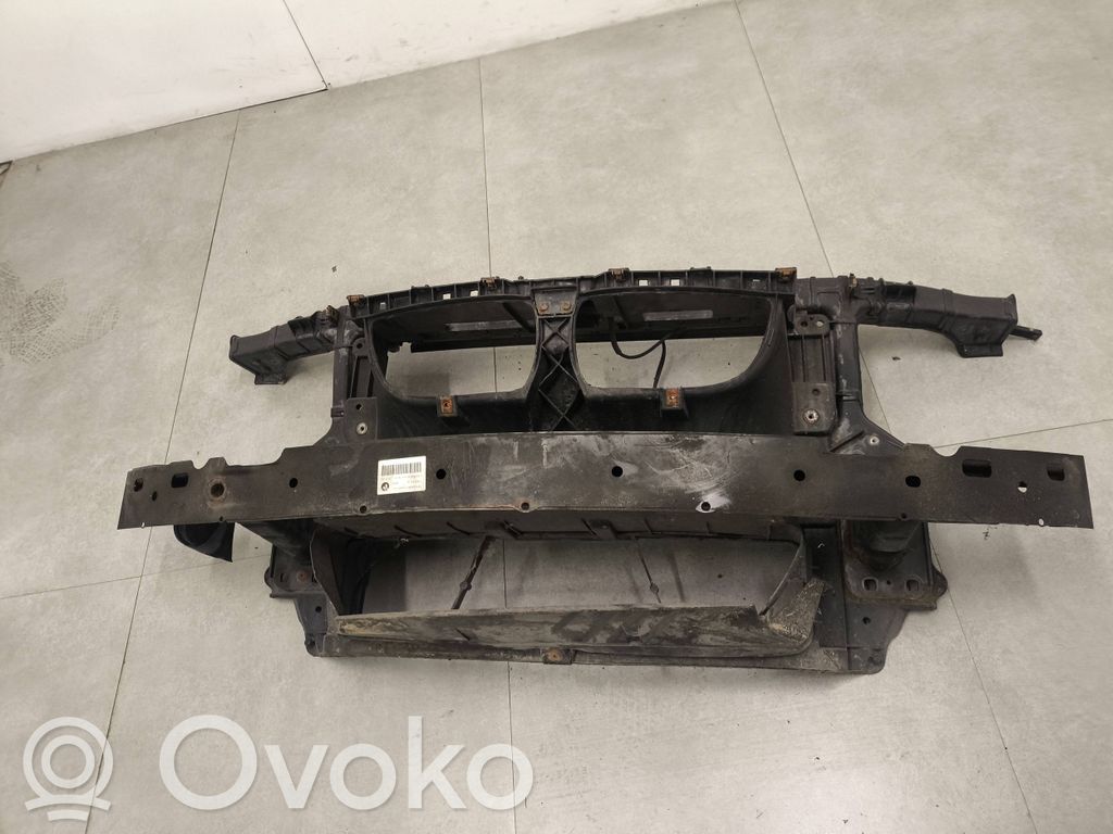 BMW 1 E81 E87 Radiatorių panelė 