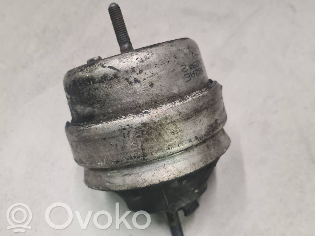 Audi A6 S6 C6 4F Engine mount bracket 