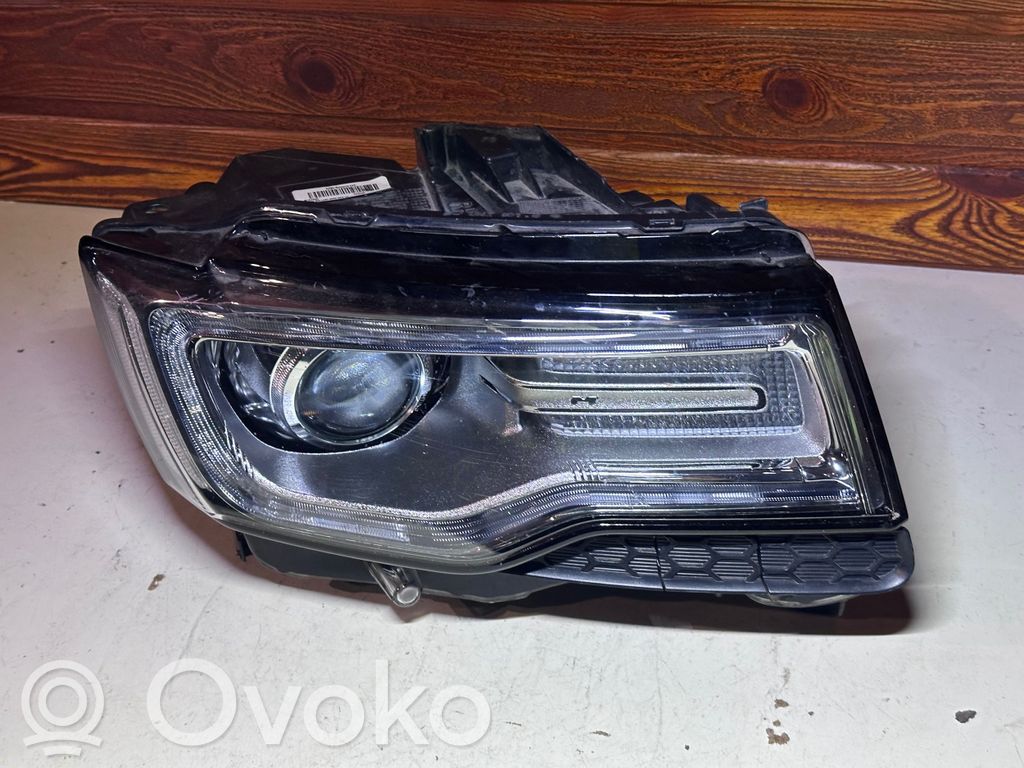 Jeep Grand Cherokee Priekinis žibintas 