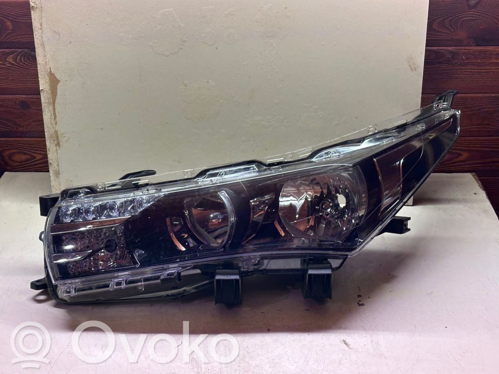 Toyota Corolla E160 E170 Scheinwerfer 