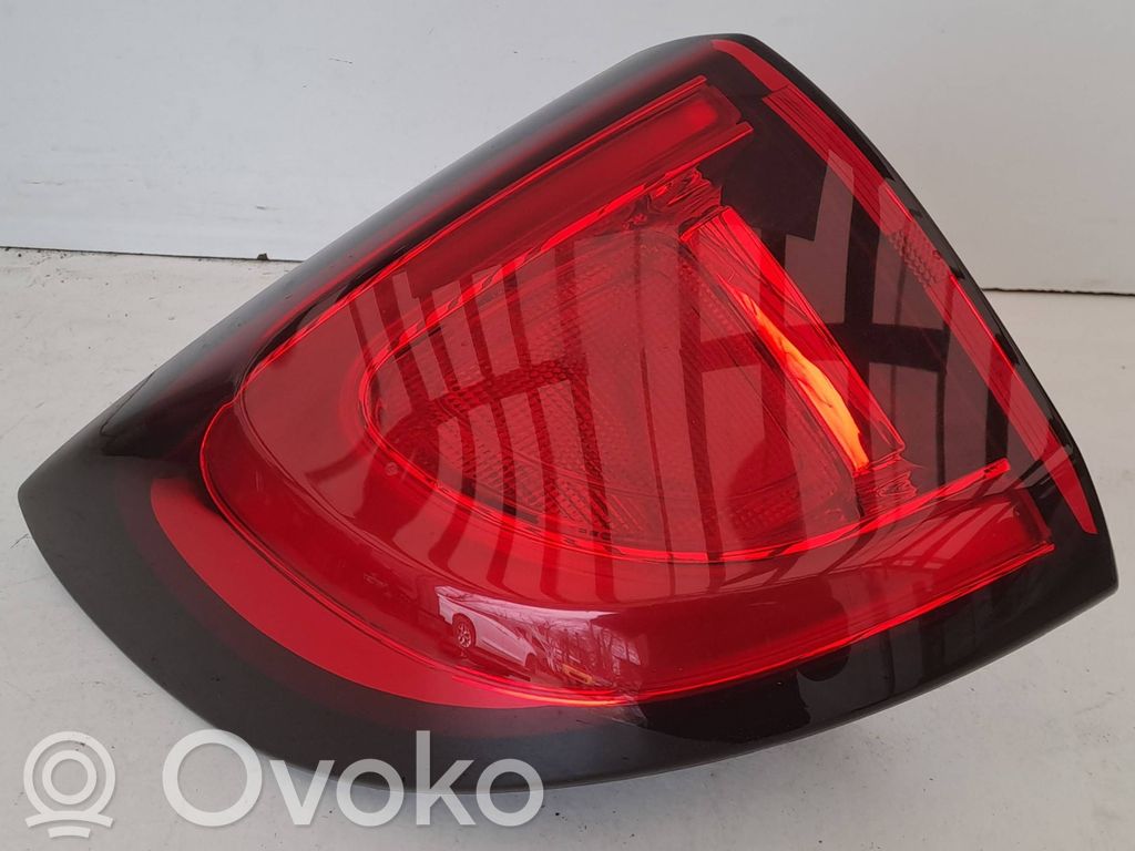 Chrysler Pacifica Lampa tylna 