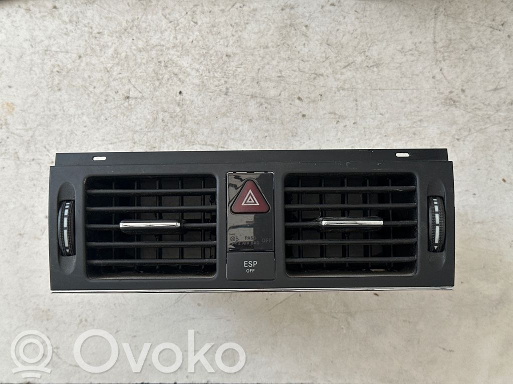 Mercedes-Benz C W204 Grilă ventilație centrală 