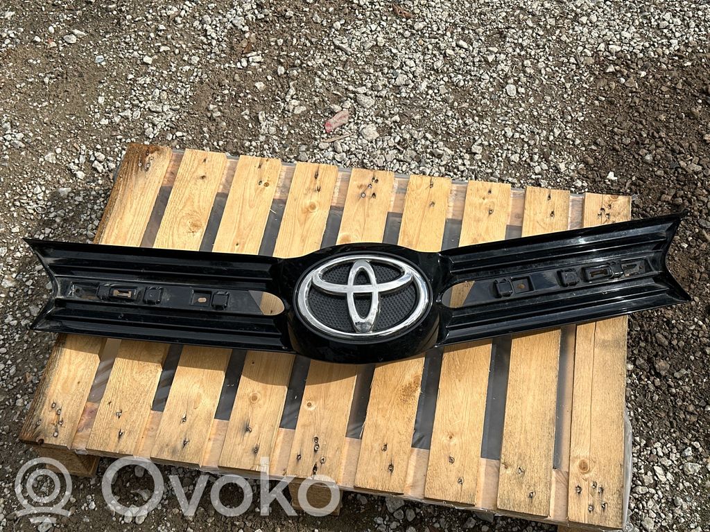 Toyota Proace Maskownica / Grill / Atrapa górna chłodnicy 