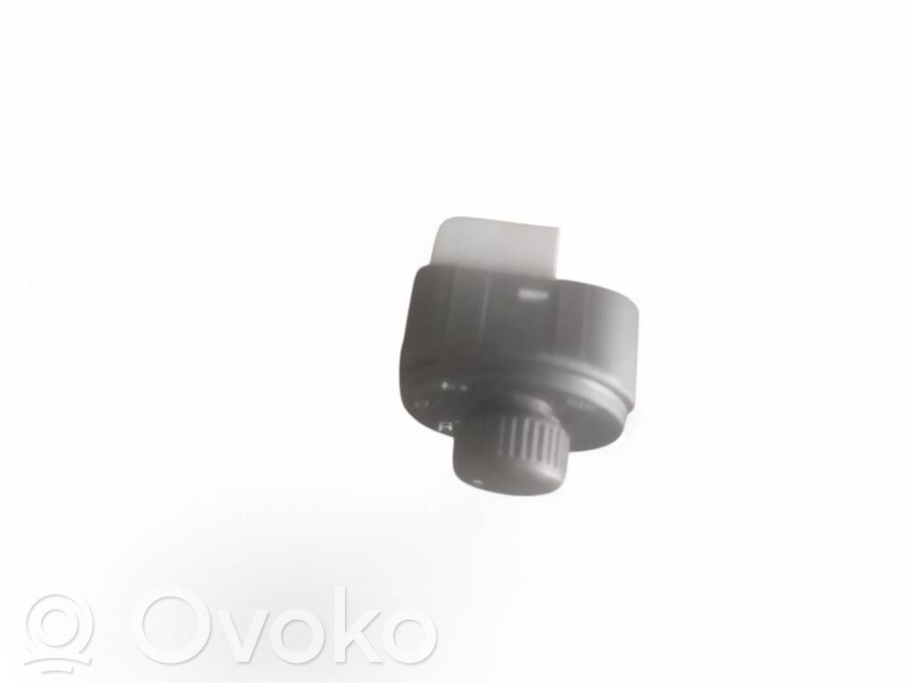 Skoda Octavia Mk2 (1Z) Wing mirror switch 