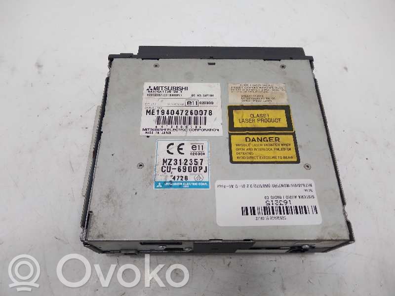 Mitsubishi Montero Radio/CD/DVD/GPS head unit 