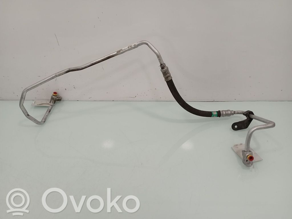 Ilmastointilaitteen putki (A/C)   64534138518