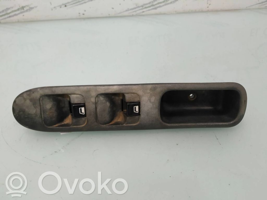 Peugeot 307 Electric window control switch 