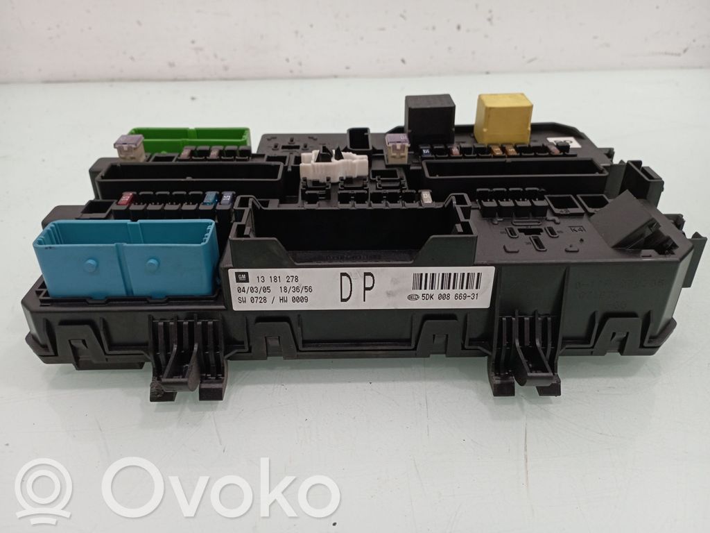 Opel Astra H Sulakemoduuli 