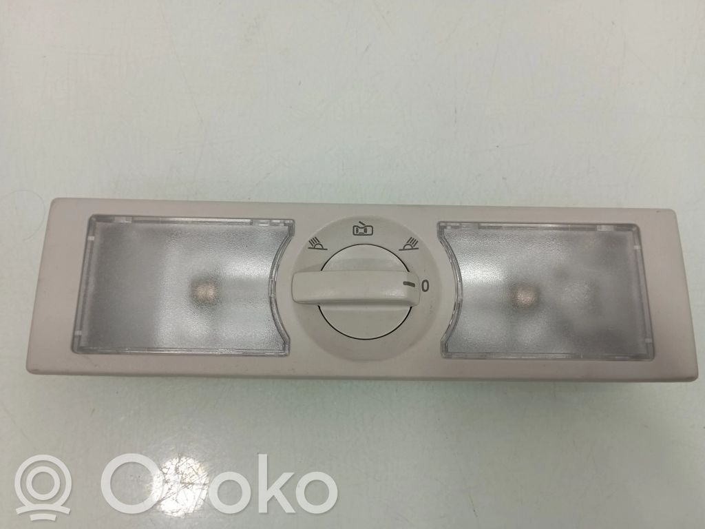 Skoda Karoq Luz del asiento delantero 