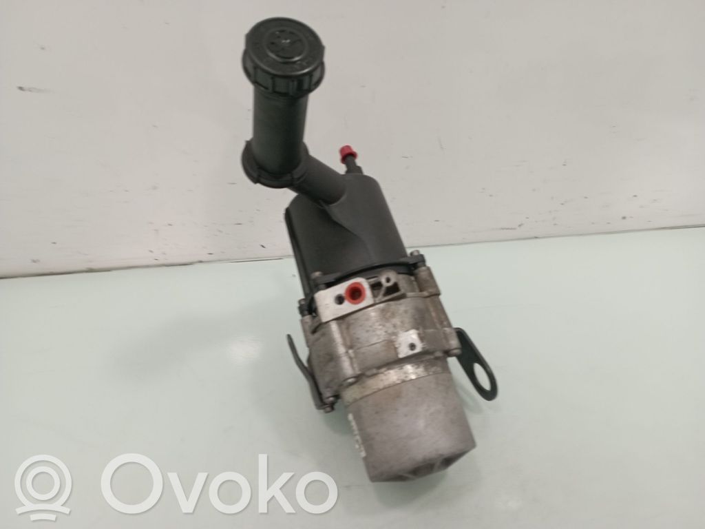Citroen C4 I Ohjaustehostimen pumppu 