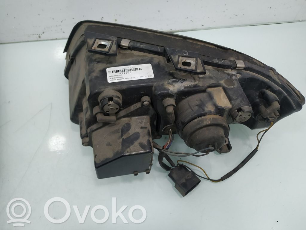 Audi A6 S6 C5 4B Lampa przednia 