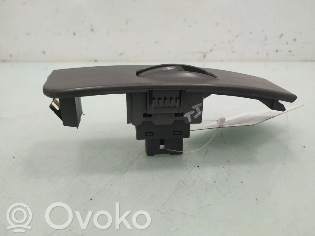 Hyundai Matrix Electric window control switch 