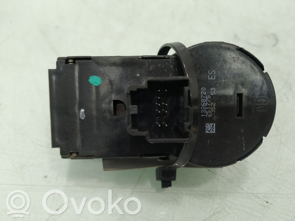 Opel Insignia A Light switch 
