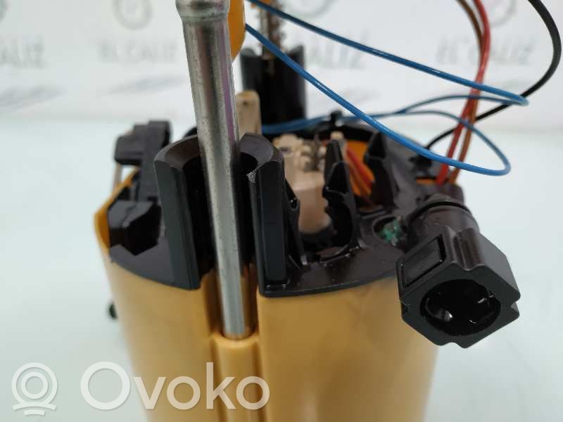 BMW 1 E82 E88 Bomba interna de combustible 
