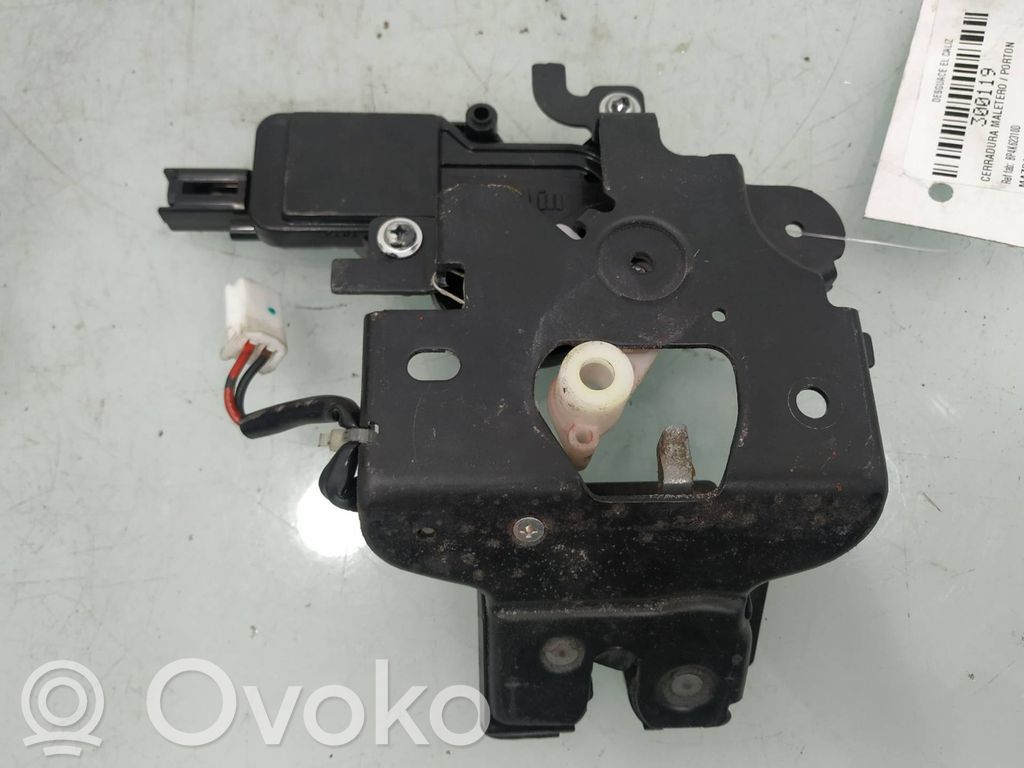 Mazda 3 I Tailgate lock latch 