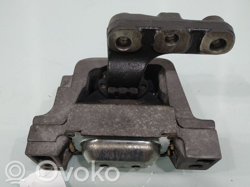 Peugeot 207 Engine mount bracket 