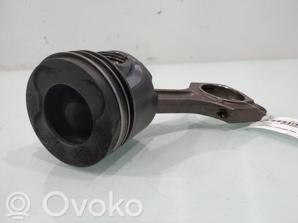 Piston