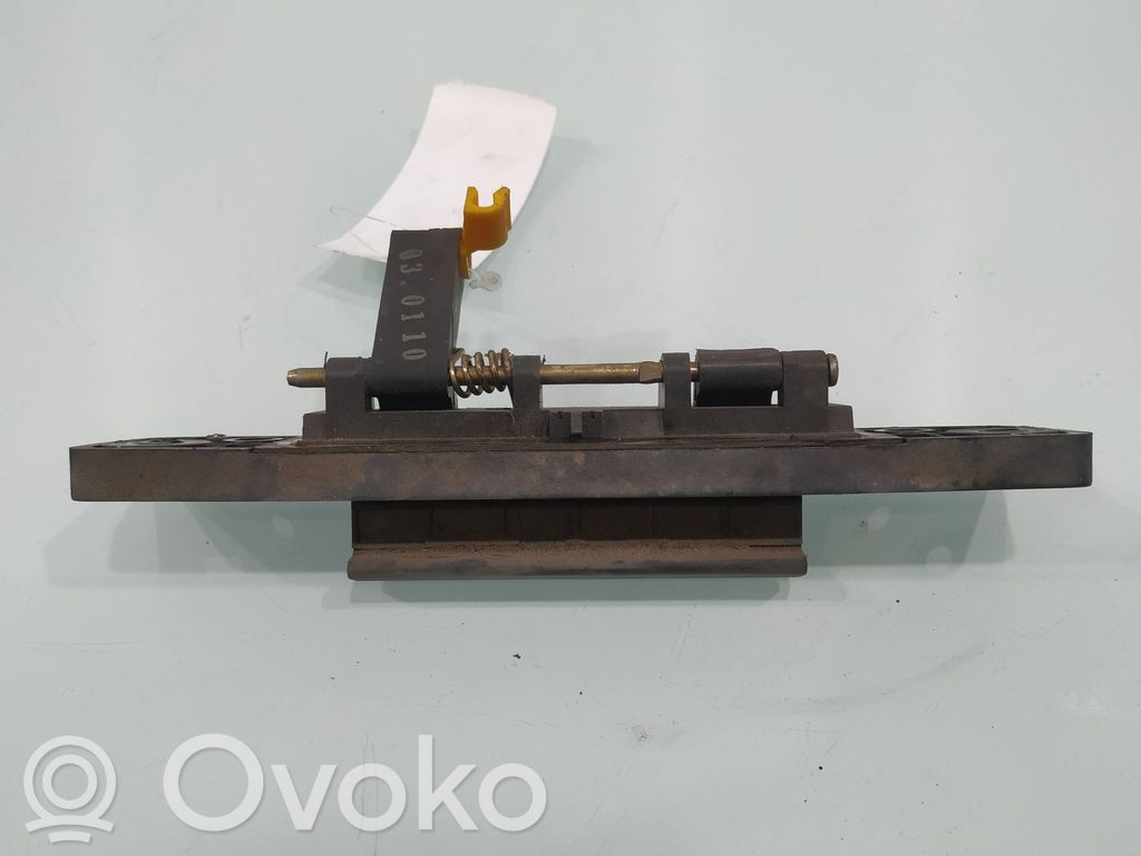 KIA Carens II Rączka / Uchwyt klapy tylnej / bagażnika 