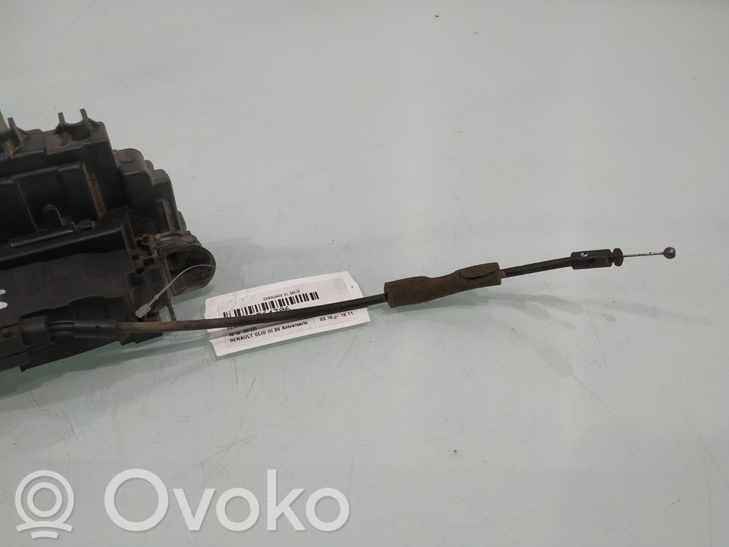 Renault Clio III Priekšpusē slēdzene 