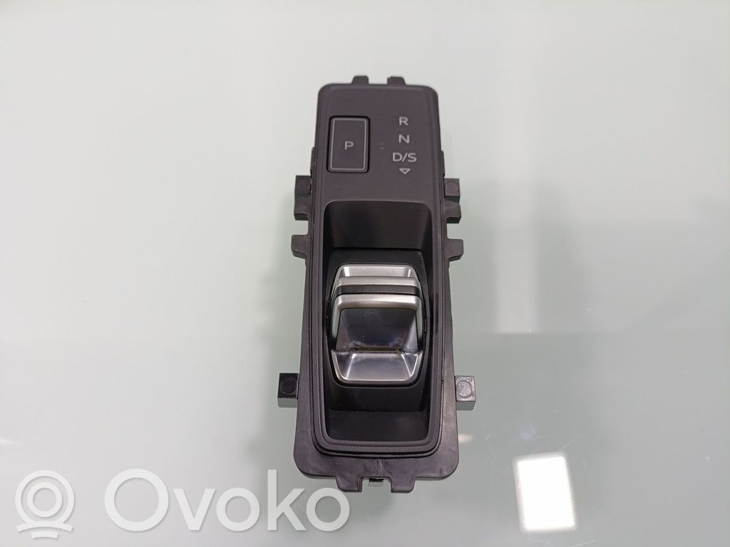 Audi A3 8Y Lewarek zmiany biegów / górny 