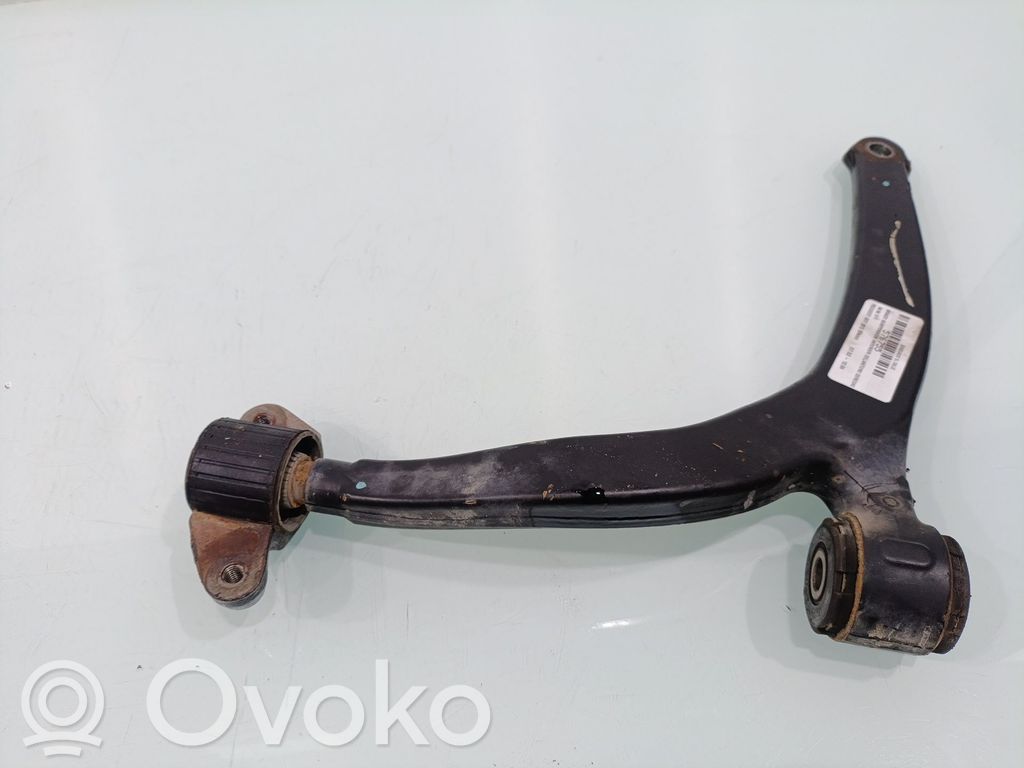 Peugeot 607 Priekinė svirtis 