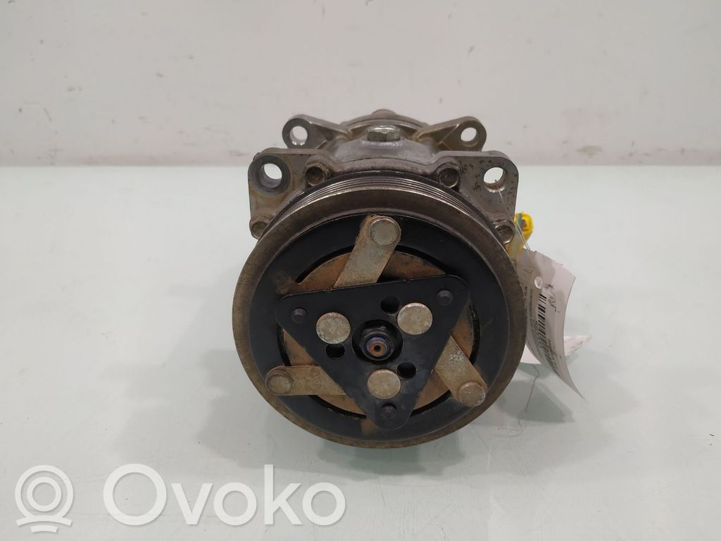 Kompresor / Sprężarka klimatyzacji A/C   130880