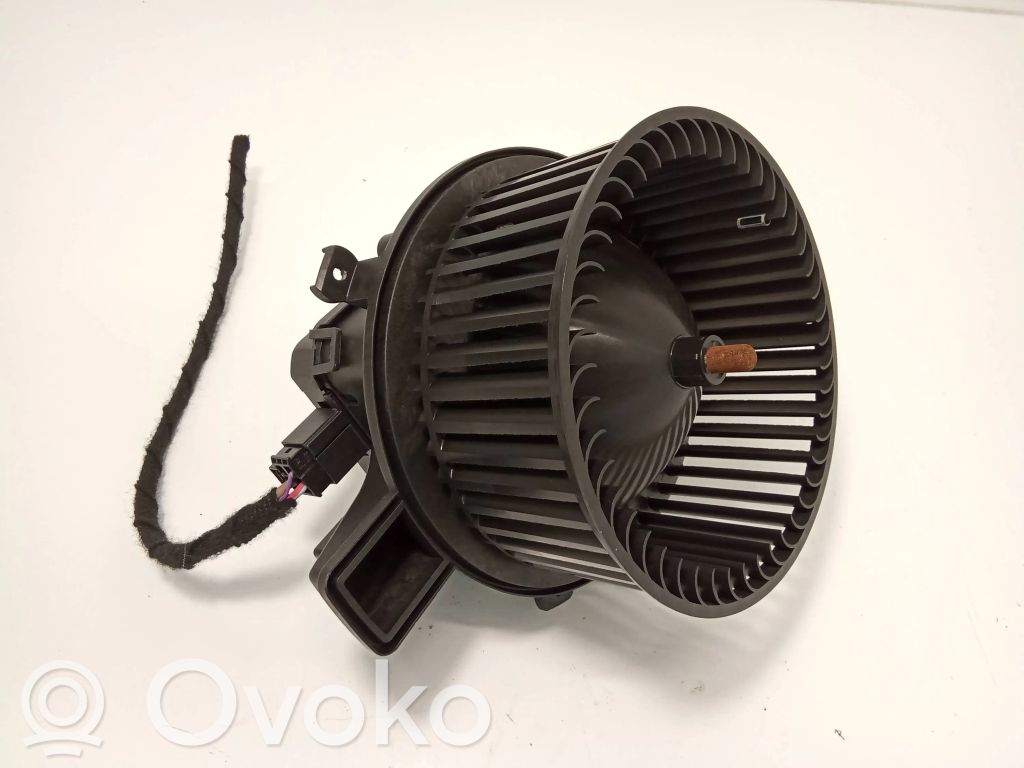 Audi A4 S4 B9 Wentylator nawiewu / Dmuchawa 