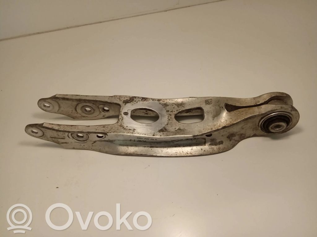 Audi A4 S4 B9 Zwrotnica koła tylnego 