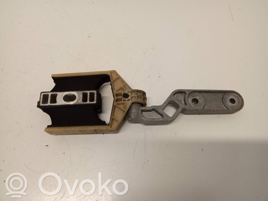 Volvo XC60 Engine mount bracket 