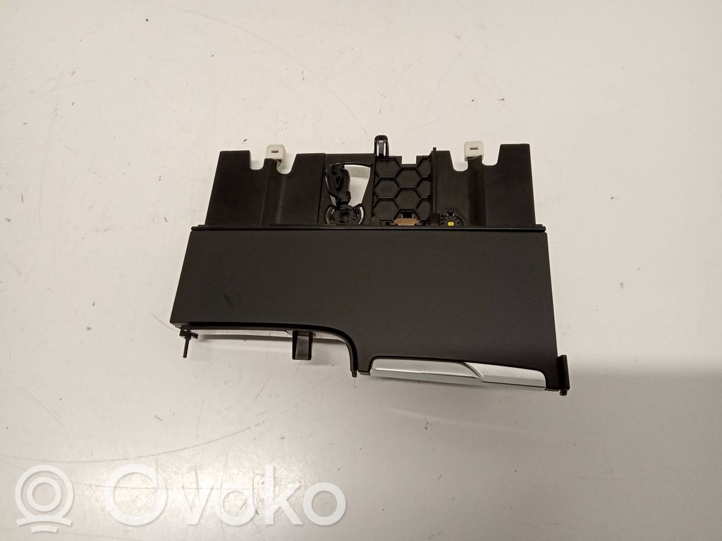 Ashtray (front)   31694582,82565007