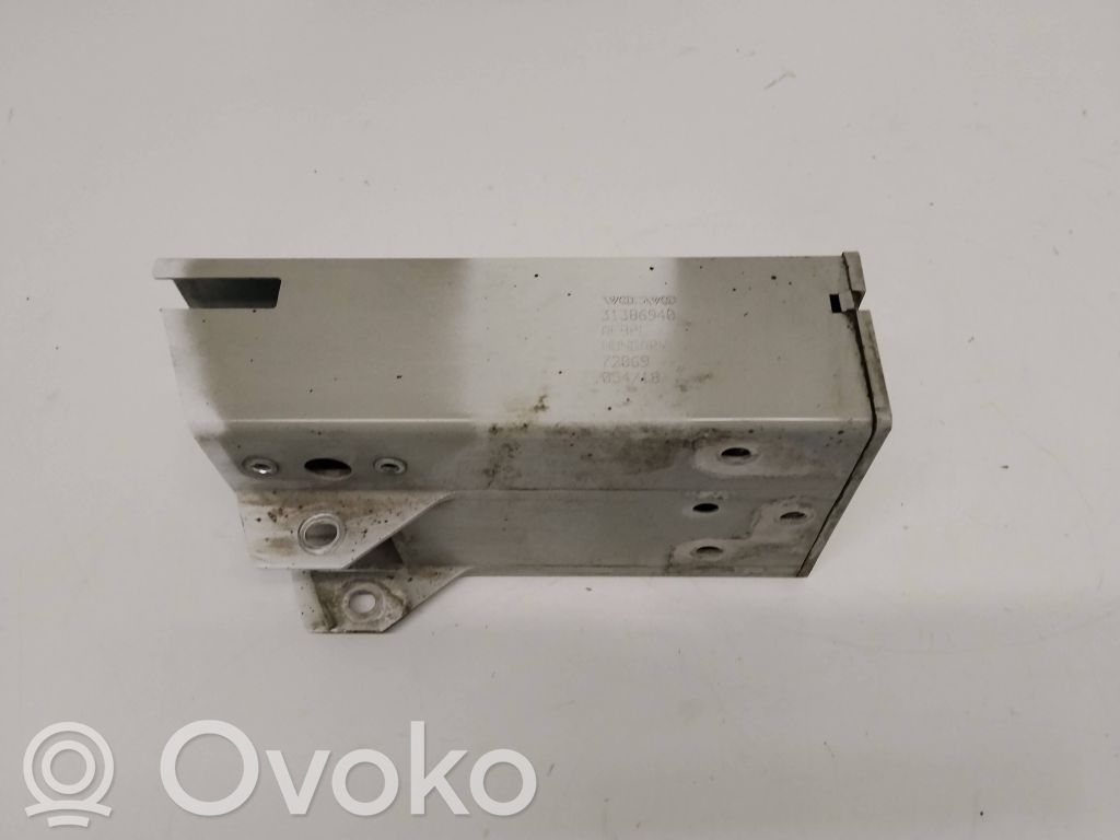 Volvo S90, V90 Odbój / Amortyzator zderzaka przedniego 