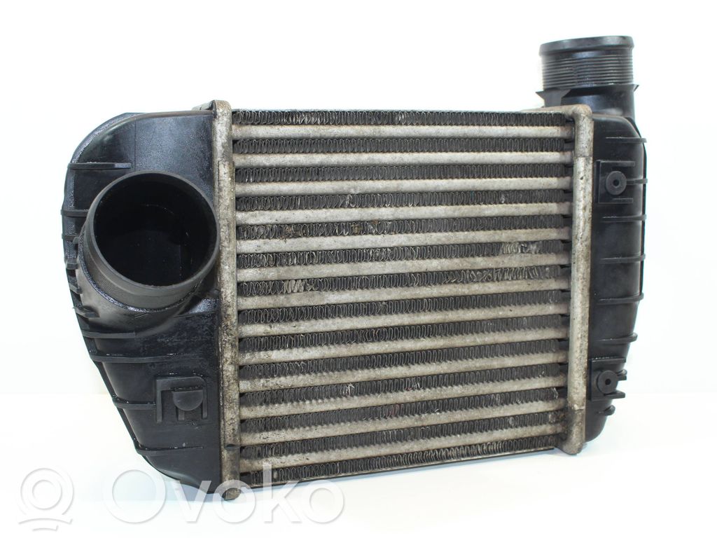 Audi A6 S6 C6 4F Chłodnica powietrza doładowującego / Intercooler 
