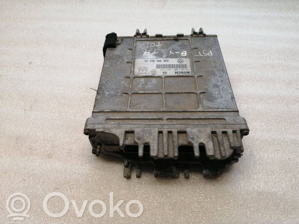 Volkswagen PASSAT B4 Engine control unit/module 