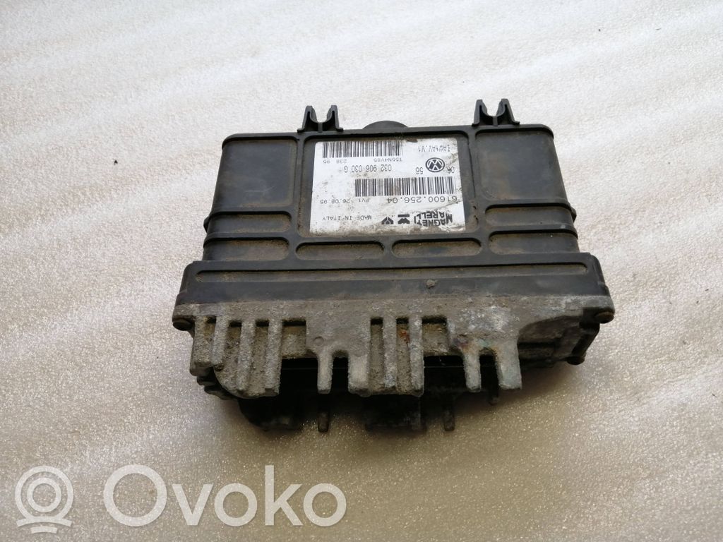Volkswagen Golf III Engine control unit/module 