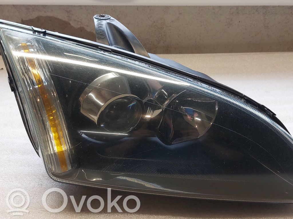 Ford Focus Headlight/headlamp 