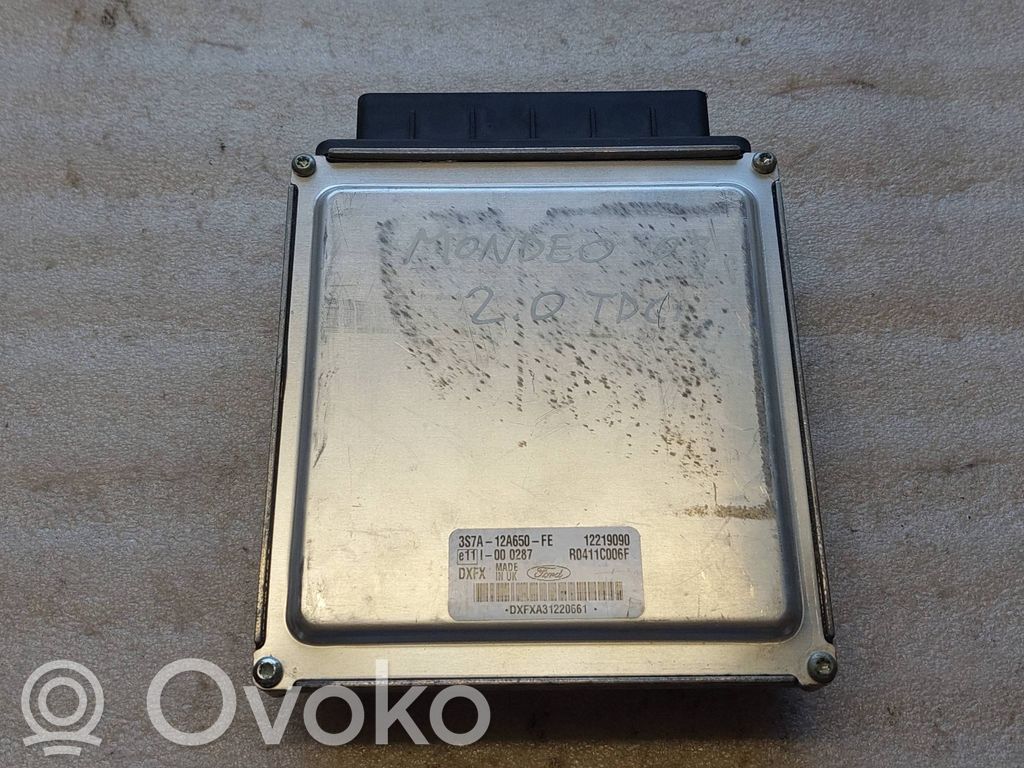 Ford Mondeo Mk III Engine control unit/module 