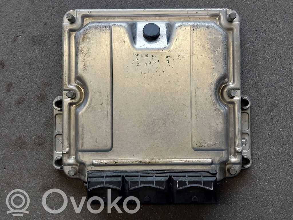 Renault Master II Engine control unit/module 