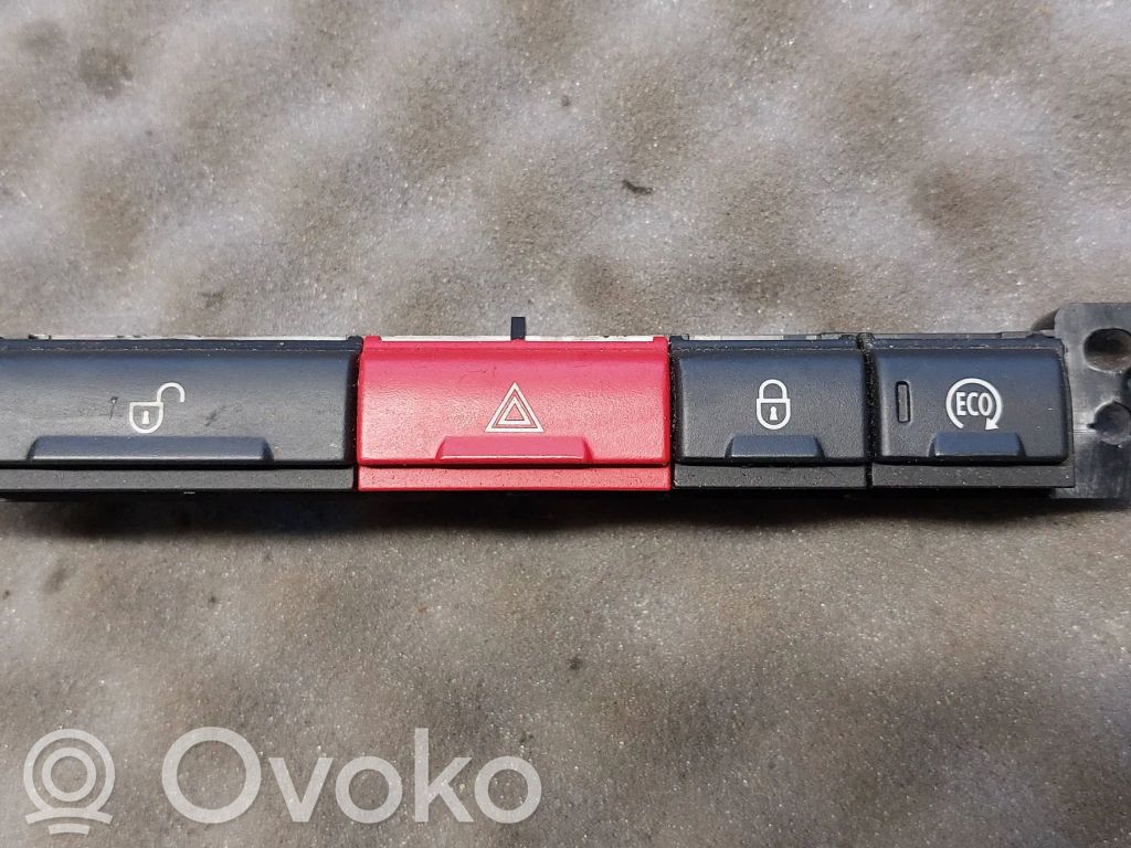 Land Rover Freelander 2 - LR2 Botón interruptor de luz de peligro 