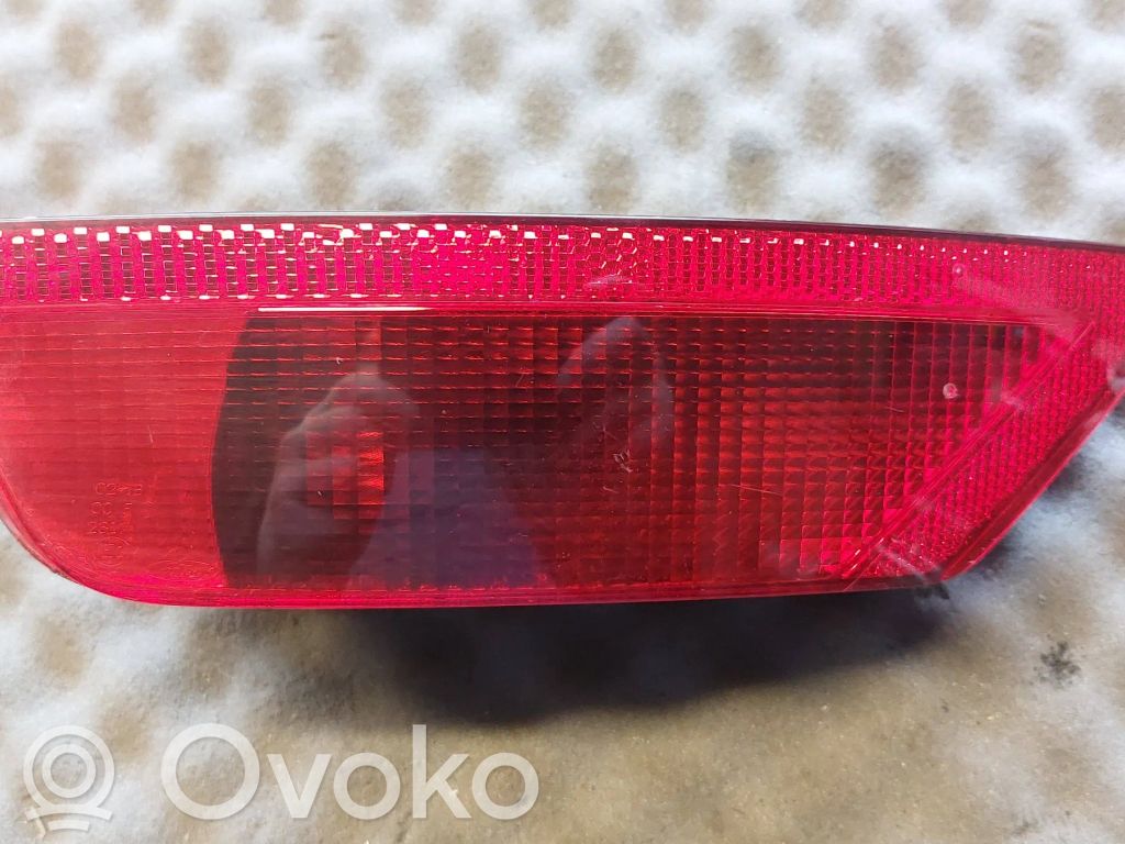 Ford Kuga I Miglas lukturis aizmugurē 