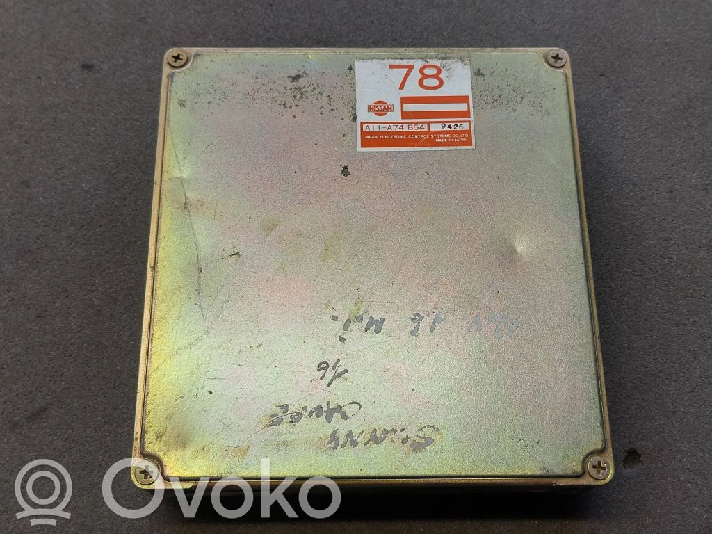 Nissan Sunny Engine control unit/module 