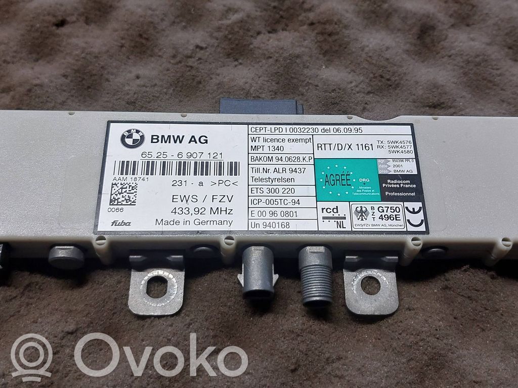 BMW 3 E46 Antenos stiprintuvas 