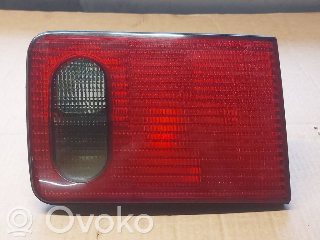 Audi A8 S8 D2 4D Aizmugurējais lukturis pārsegā 