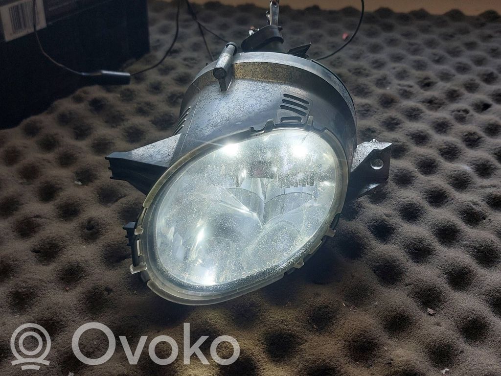 Volvo C30 Miglas lukturis priekšā 