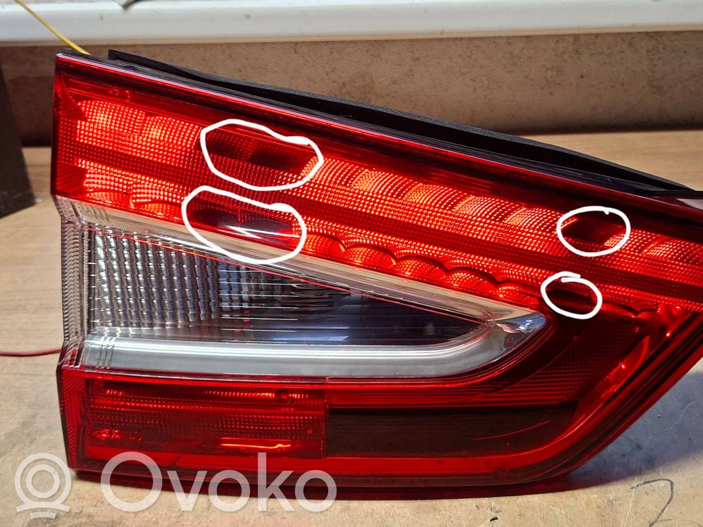 Ford Galaxy Takaluukun takavalot 