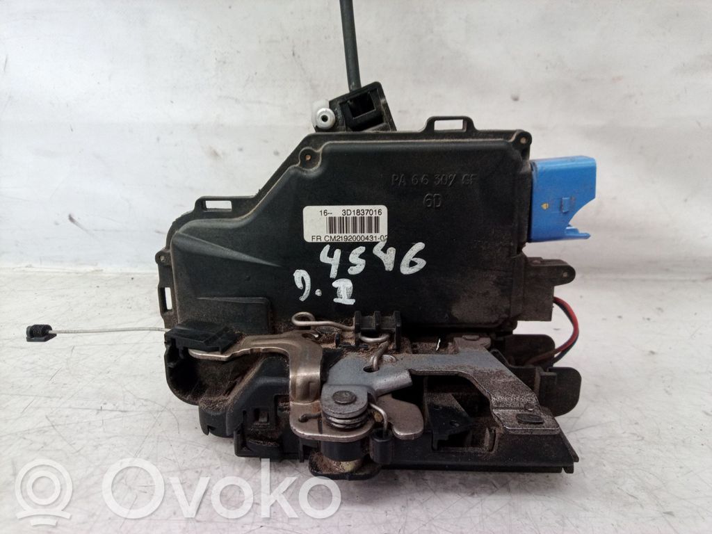 Priekšpusē slēdzene   3D1837016,3D1837016,3D1837016