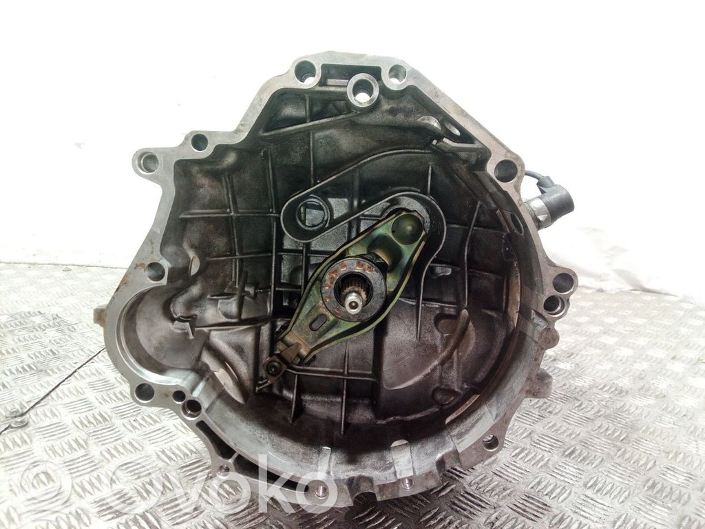Audi A4 S4 B6 8E 8H Mechaninė 5 pavarų dėžė 