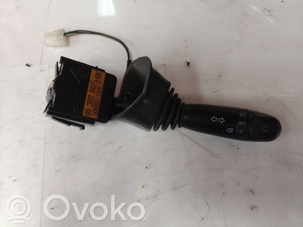 Daewoo Nubira Interrupteur d'éclairage de la cabine dans le panneau 